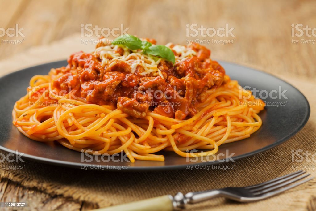 Спагетти Болоньезе с фаршем: рецепт пошаговый с фото | Меню недели