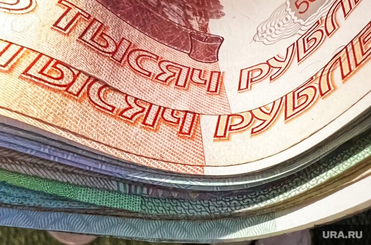    По итогам 2022 года в России среднемесячная зарплата выросла на 28,6%