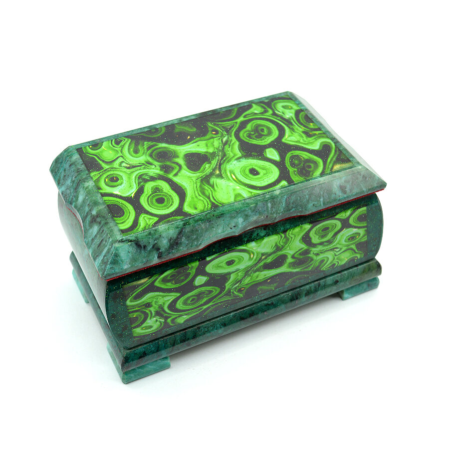 Ларец из змеевика с инкрустацией "под малахит". Размеры 145*80*70мм. (листайте вправо >)
