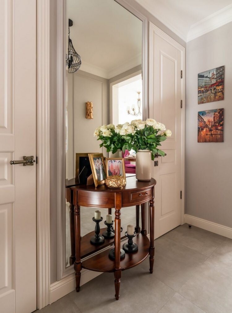 На месте кухни разместили полноценную спальню. Из однушки - необычная двушка