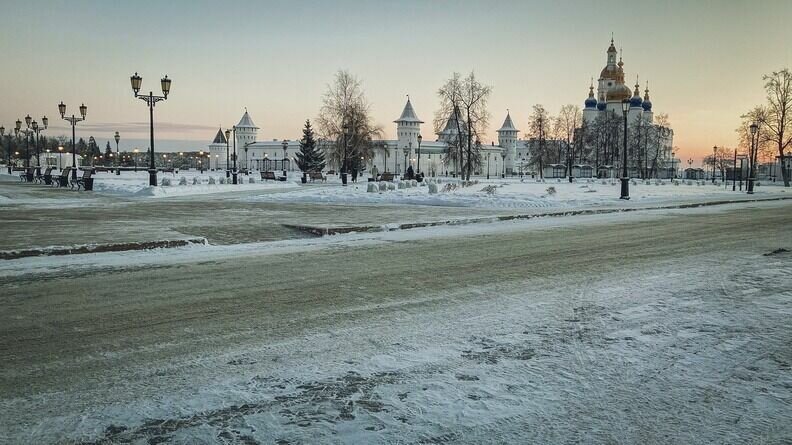     Концепцию нового общественного пространства и экотропы уже обсуждают, рассказал глава Тобольска Максим Афанасьев. Как сообщает «Тюменская линия», тропа соединит Менделеев-парк и курортную зону «Алемасово».
