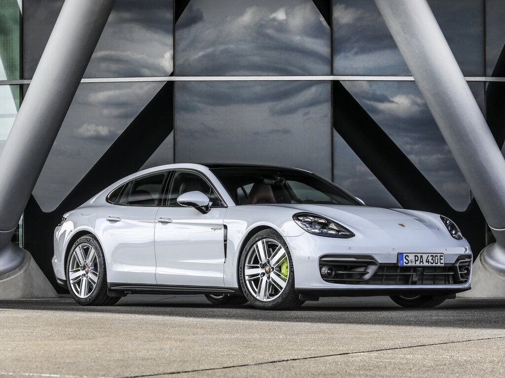 В Сети появились первые фотографии обновленного Porsche Panamera 2024