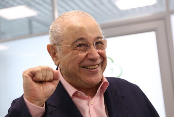    Евгений Петросян