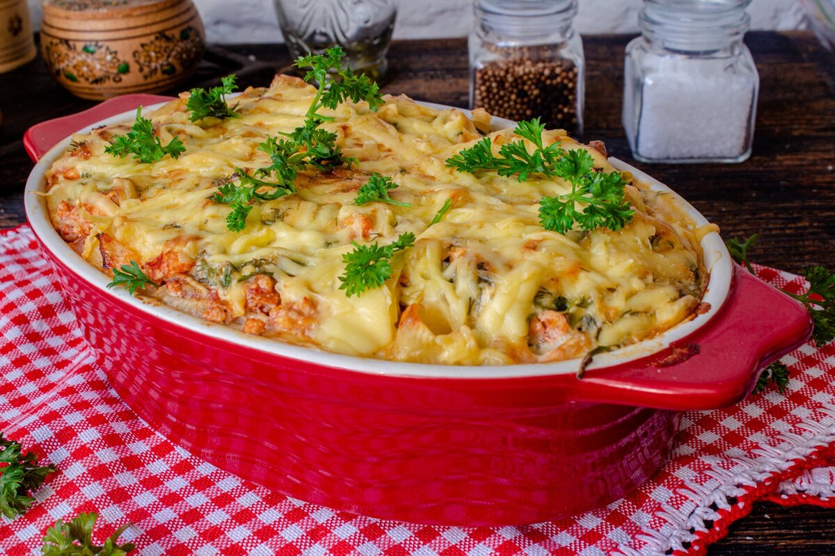 Запеканка из курицы и макарон с сыром