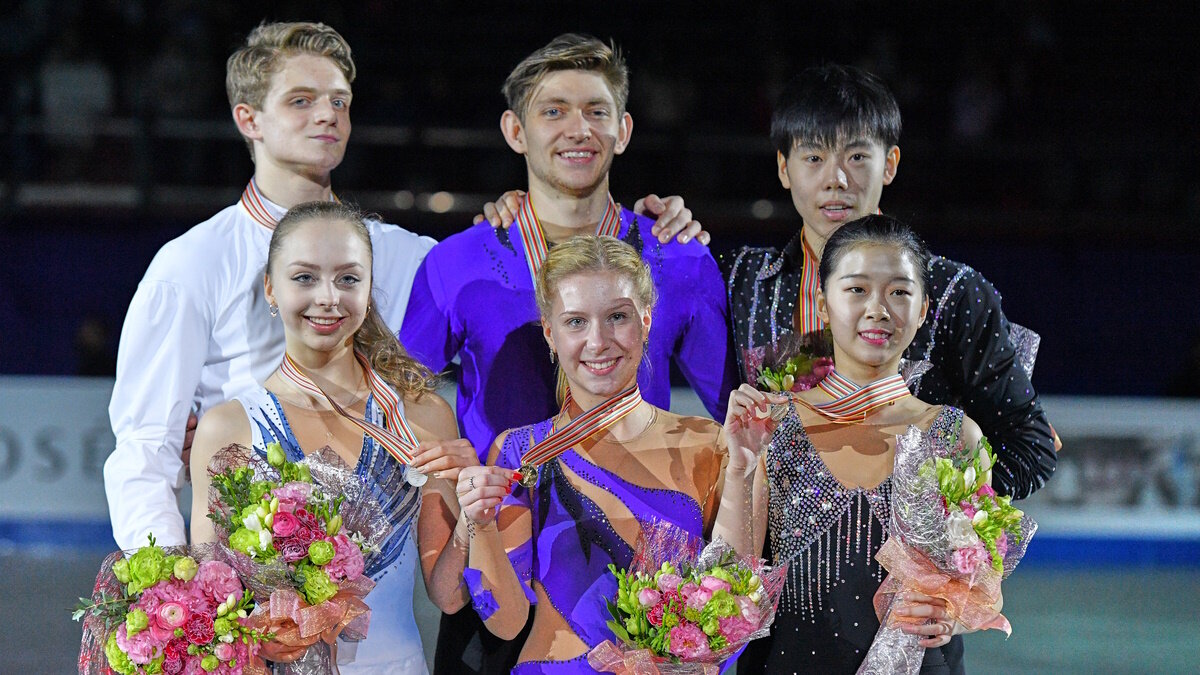    Александровская в 2017 году смогла с партнером опередить будущих лидеров мирового парного катания Бойкову-Козловского. Фото: GLOBAL LOOK PRESS