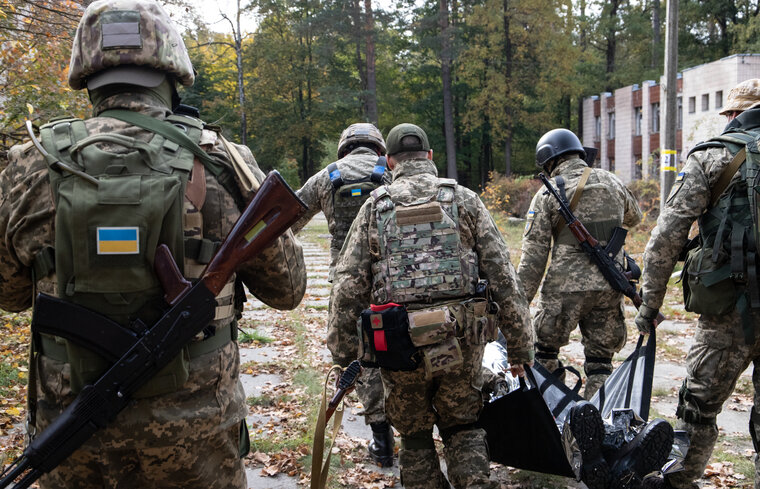    Российский доброволец «Топаз» сообщил, что украинские бойцы издевались над пленными