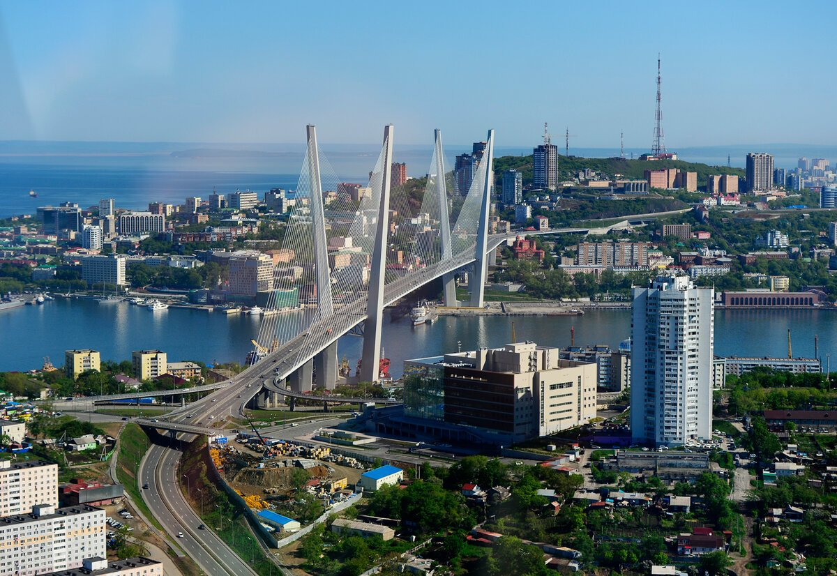 Дальний восток время. Приморский край Владивосток мост. Владивосток достромичательности. Приморский край золотой Рог. Золотой мост Приморский край.