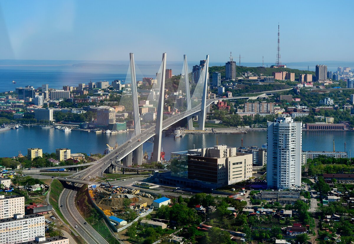 Владивосток сколько лет. Приморский край Владивосток мост. Владивосток достромичательности. Приморский край золотой Рог. Золотой мост Приморский край.