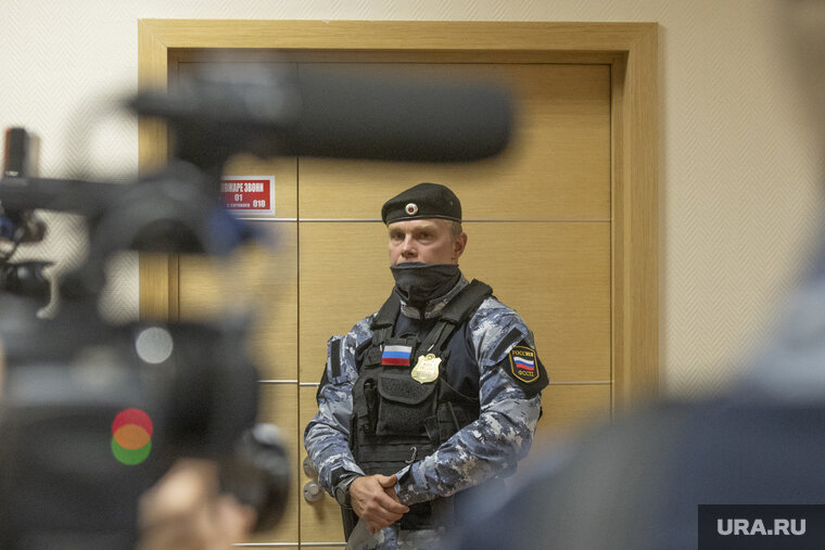    В суде Елену Найданову не дождались ни журналисты, ни приставы, ни судья