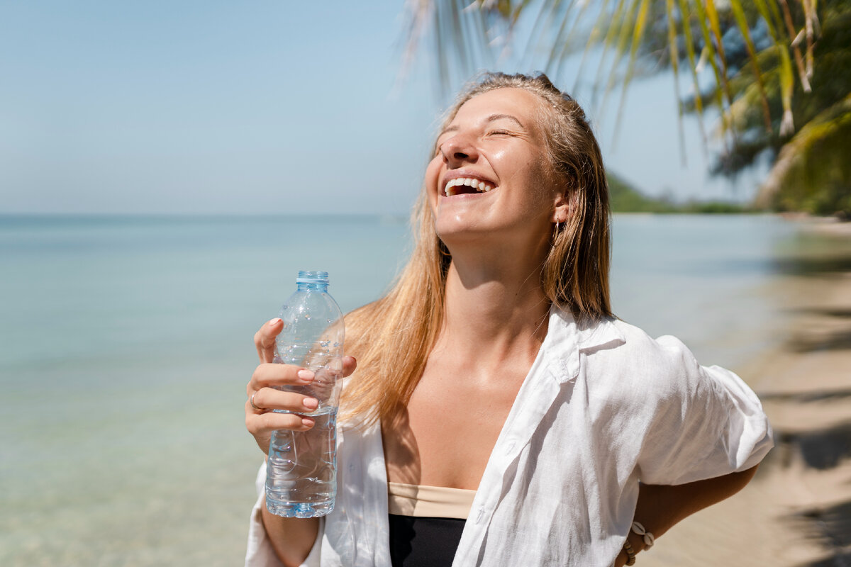 Сколько брать с собой воды на пляж? | Источник Старо-Мытищинский | Дзен