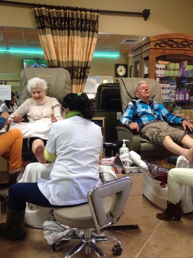 ...прихорашиваться