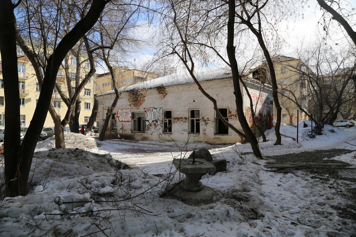 ЖИТЬ В ЦЕНТРЕ. БЛЕСК И НИЩЕТА СТАРОЙ СЕРДЦЕВИНЫ ЕКАТЕРИНБУРГА | Отдых.today  | Дзен