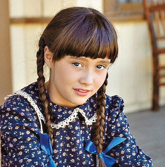 Шеннен росла стеснительной и неуверенной в себе девочкой. Она
увиливала от походов в магазин и старалась не выходить из дома.