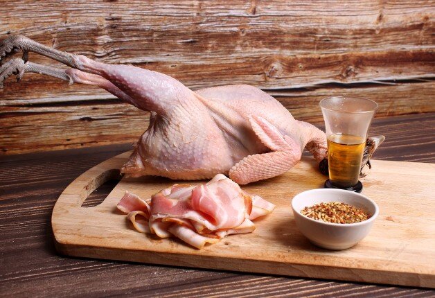 Фазана можно взять у нас в вольере, если Вы из СПб и области