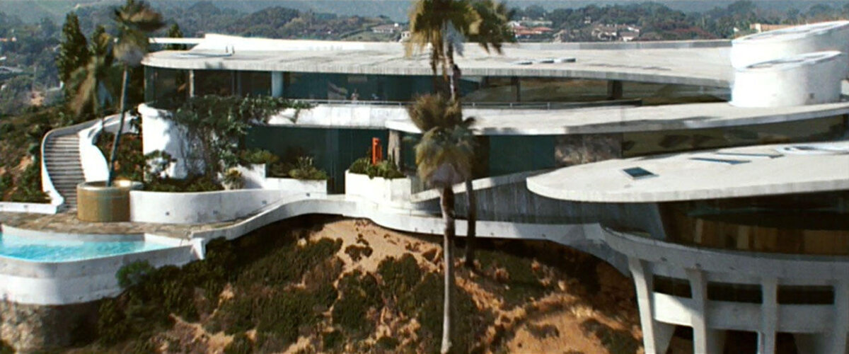 *Дом Тони Старка из фильма про Железного человека