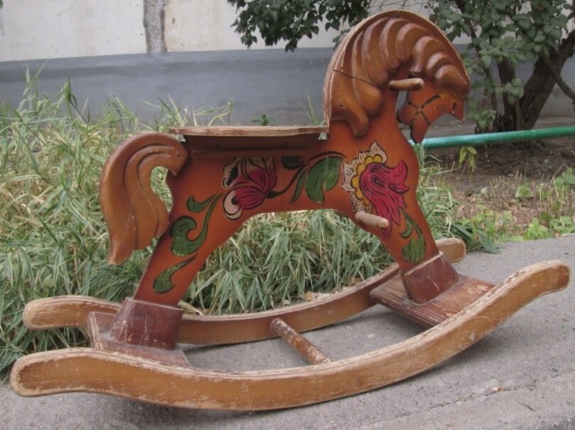 Лошадка-качалка
