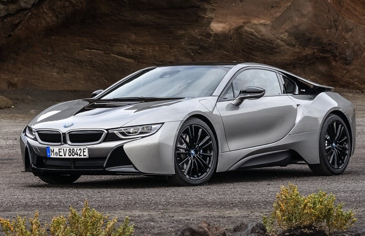 BMW Vision Efficient Dynamics, BMW i8 — автомобиль компании BMW. Концепт-кар был представлен в 2009 году, первый серийный образец — на Франкфуртском автосалоне в сентябре 2013 года Купе BMW i8 выпускается в Германии, на заводе в городе Лейпциге, с 2014 года. В 2018 году на российский рынок вышла обновлённая версия модели, тогда же в продаже появился родстер.