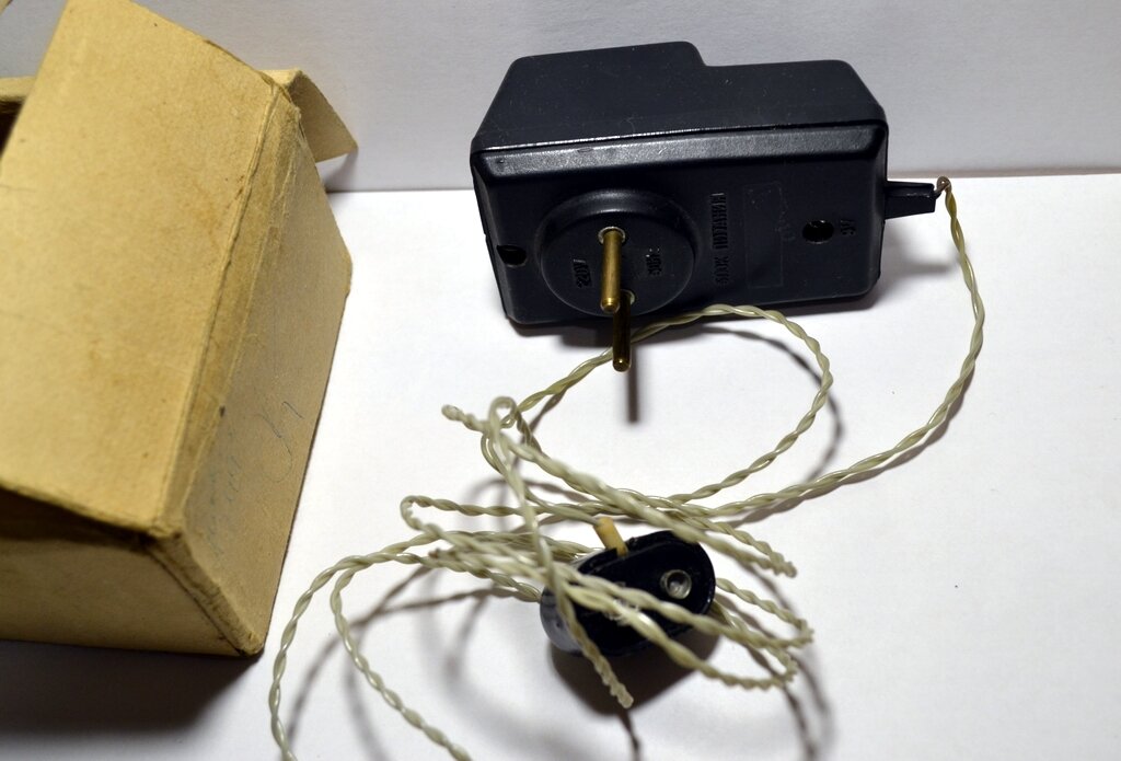 Сам блок питания БП9В