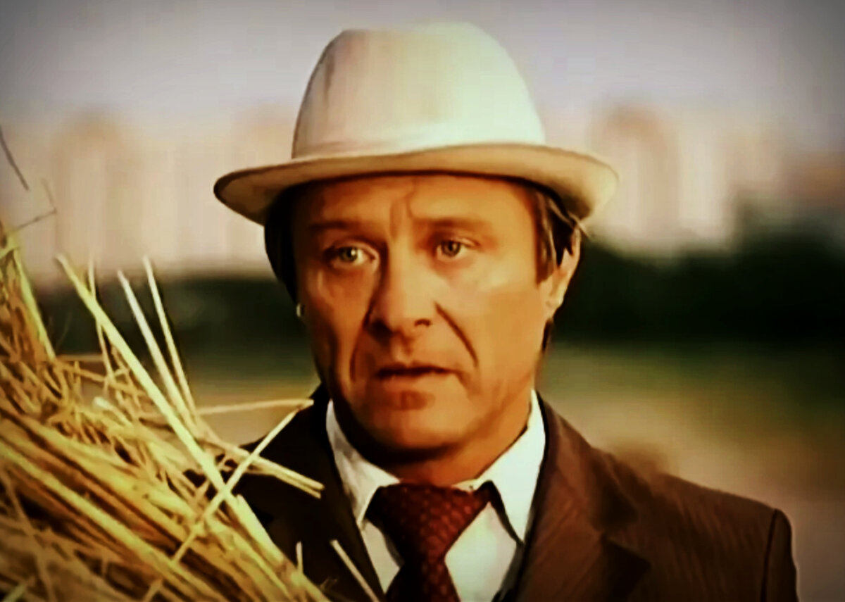 Геннадий Гарбук в фильме «Белые росы» (источник фото: chistopol-rt.ru)