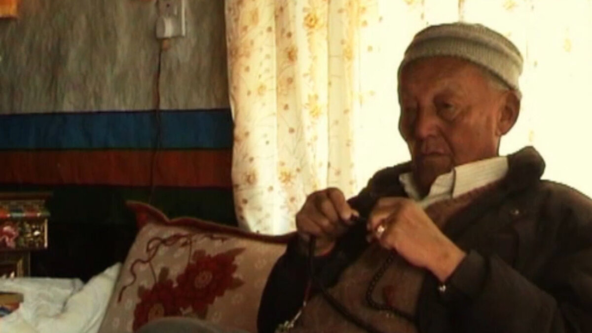 Король - теперь уже, увы, покойный