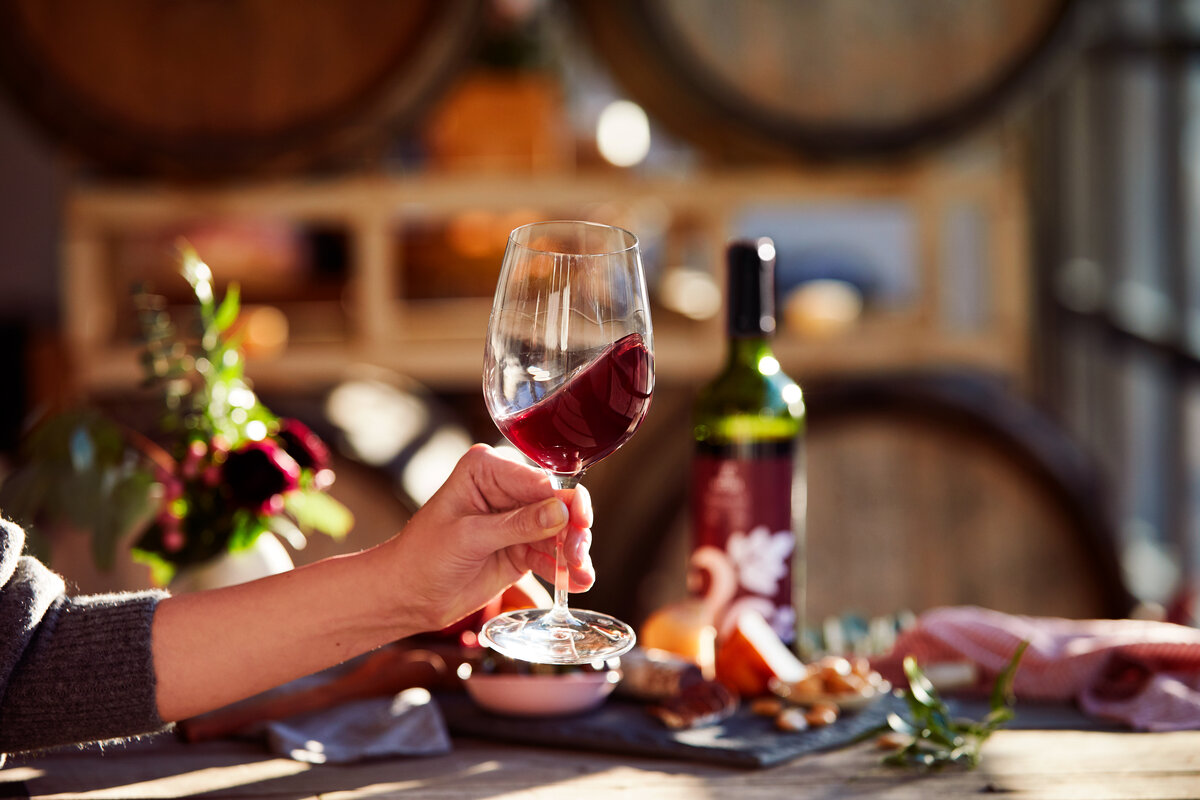 В Риохе существует многоуровневая классификация вин. Информация об этой классификации отражена на этикетке. Например, на ней можно увидеть информацию о зонах, муниципалитетах/деревнях или городах происхождения вина. Указать на этикетке информацию о зоне (муниципалитете, деревне) происхождения вина, винодел имеет право при соблюдении определенных условий.