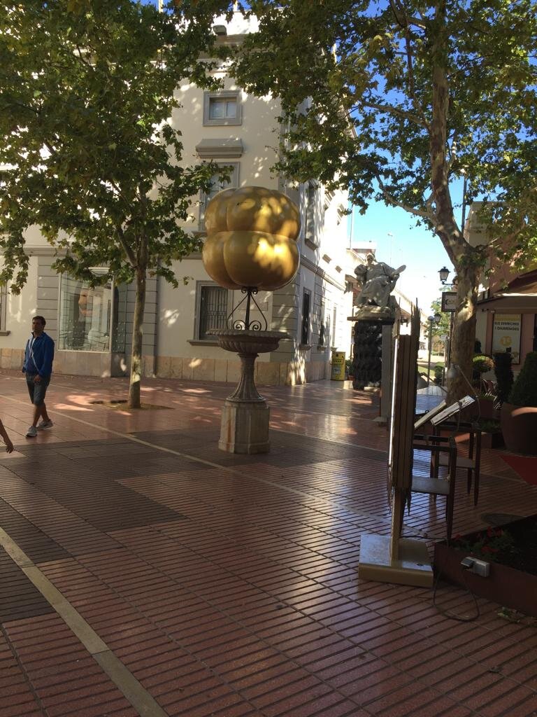 Родина Сальвадора Дали городок Фигерас