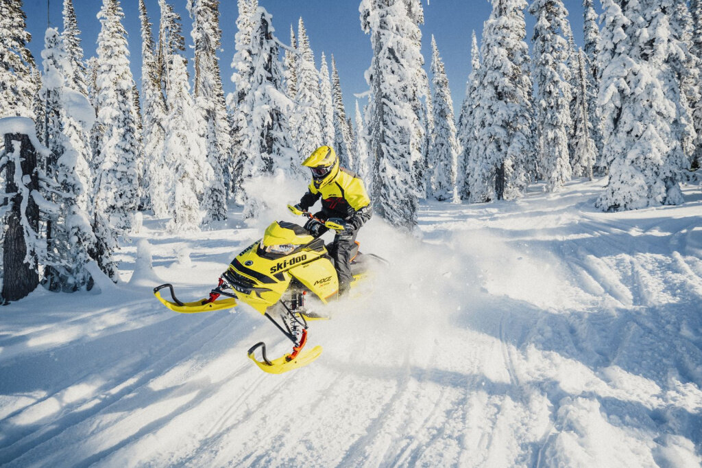 Снегоход SKI-DOO MXZ
