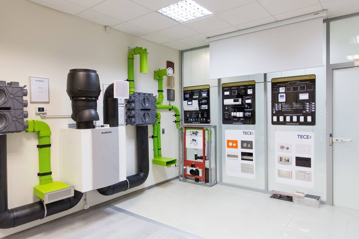 Зеленые воздуховоды и вентиляция с рекуперацией тепла от Блиццард Люфттехкник, инженерная сантехника от TECE