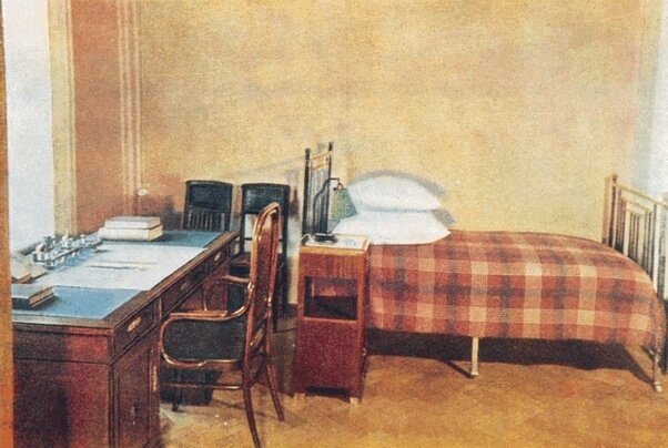 Комната Владимира Ильича Квартира Ленина в Кремле Москва. По фотографиям Семена Фридланда