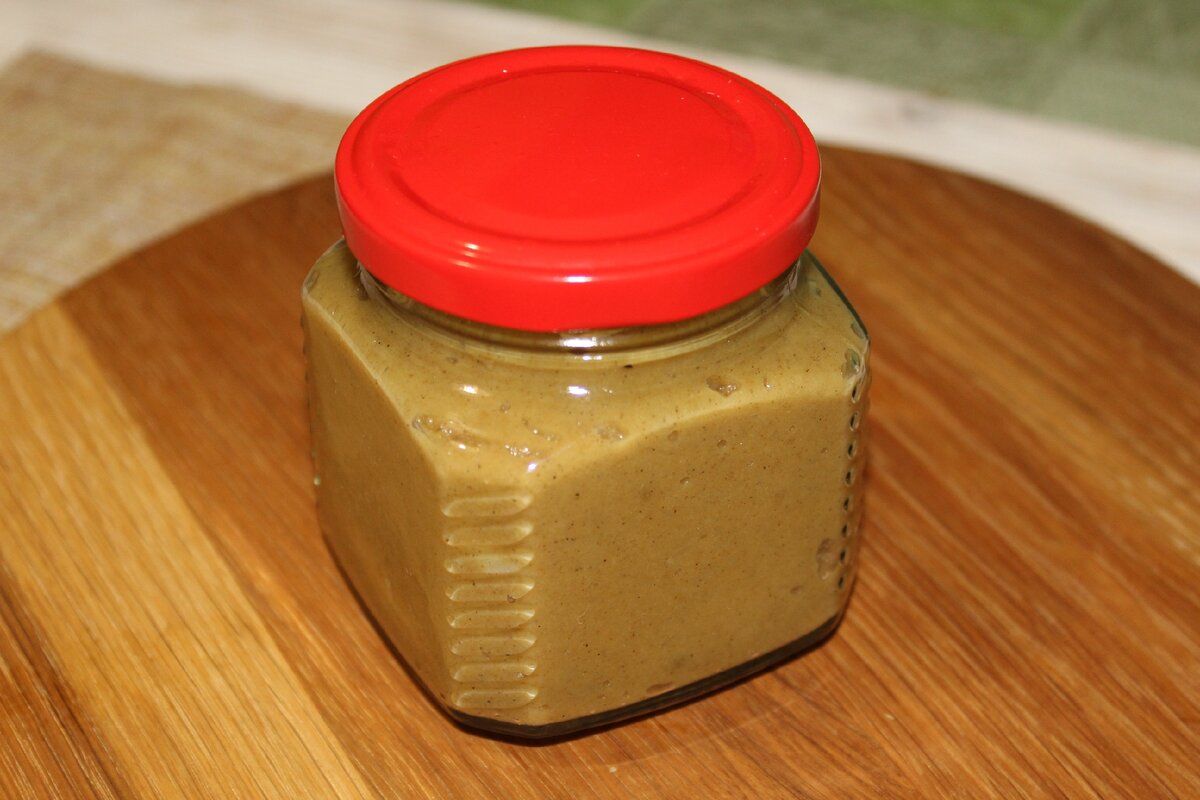 Соус для макарон шафрановый. Мед горчица йод. Горчица соус на деревянном фоне красиво. Маленькая желтая горчица в салате. Компресс из горчичного порошка.