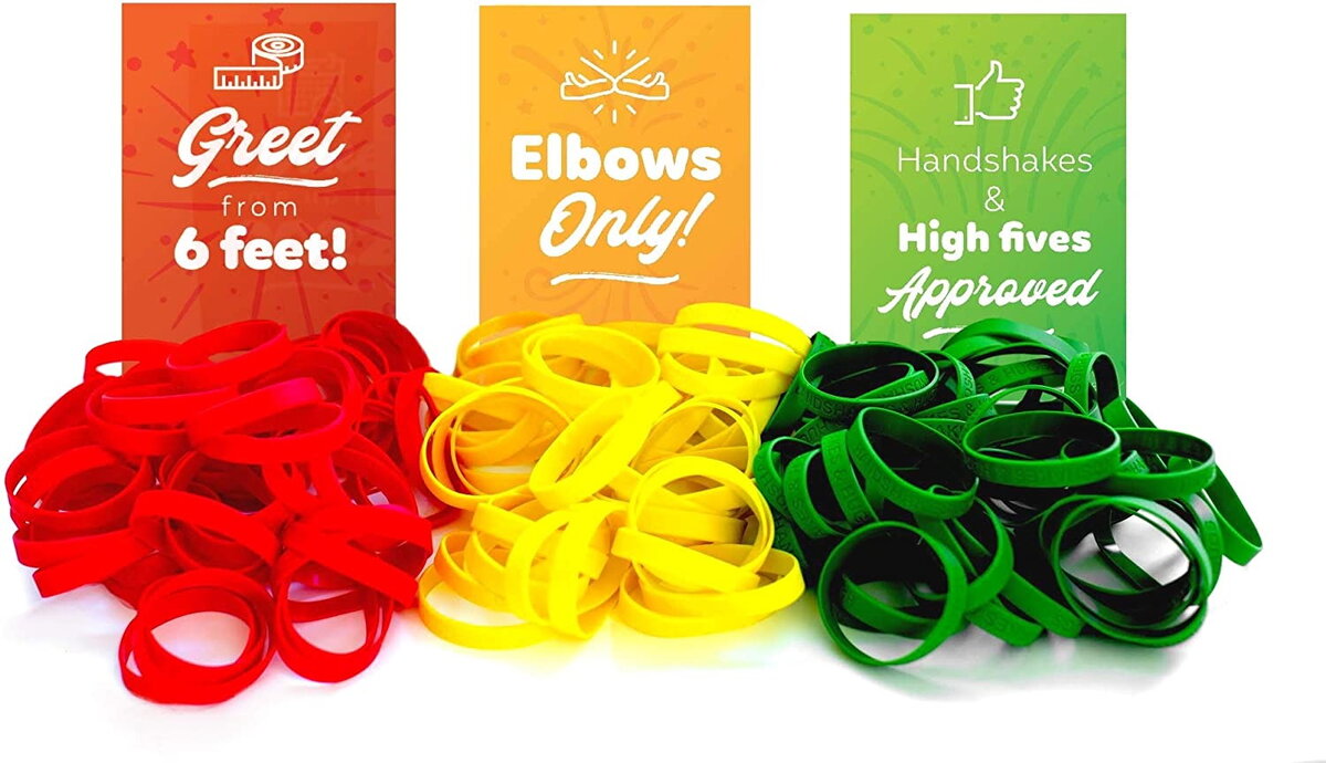 Источник фото: https://www.amazon.com/-/es/Pulseras-distanciamiento-apretones-amarillas-personalizaci%C3%B3n/dp/B08L1FGRVP