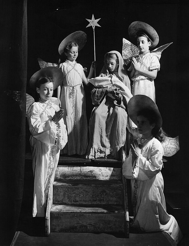 Как праздновали Рождество раньше? Не обходилось без колядок и святок!