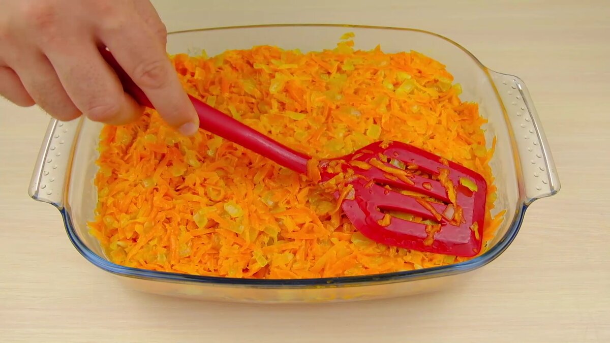 Подсказали, как приготовить сочную куриную грудку под морковной шубой. Делюсь рецептом