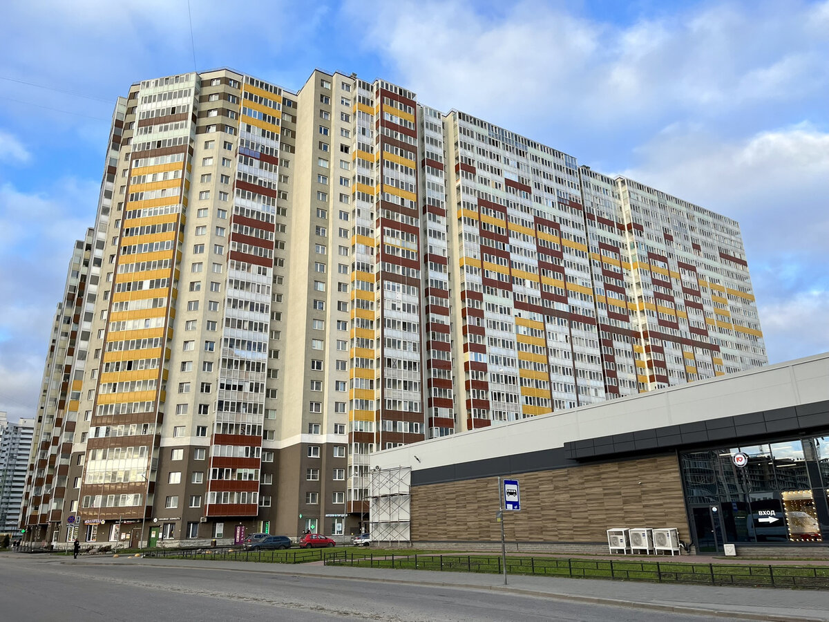 Обычный жилой комплекс.