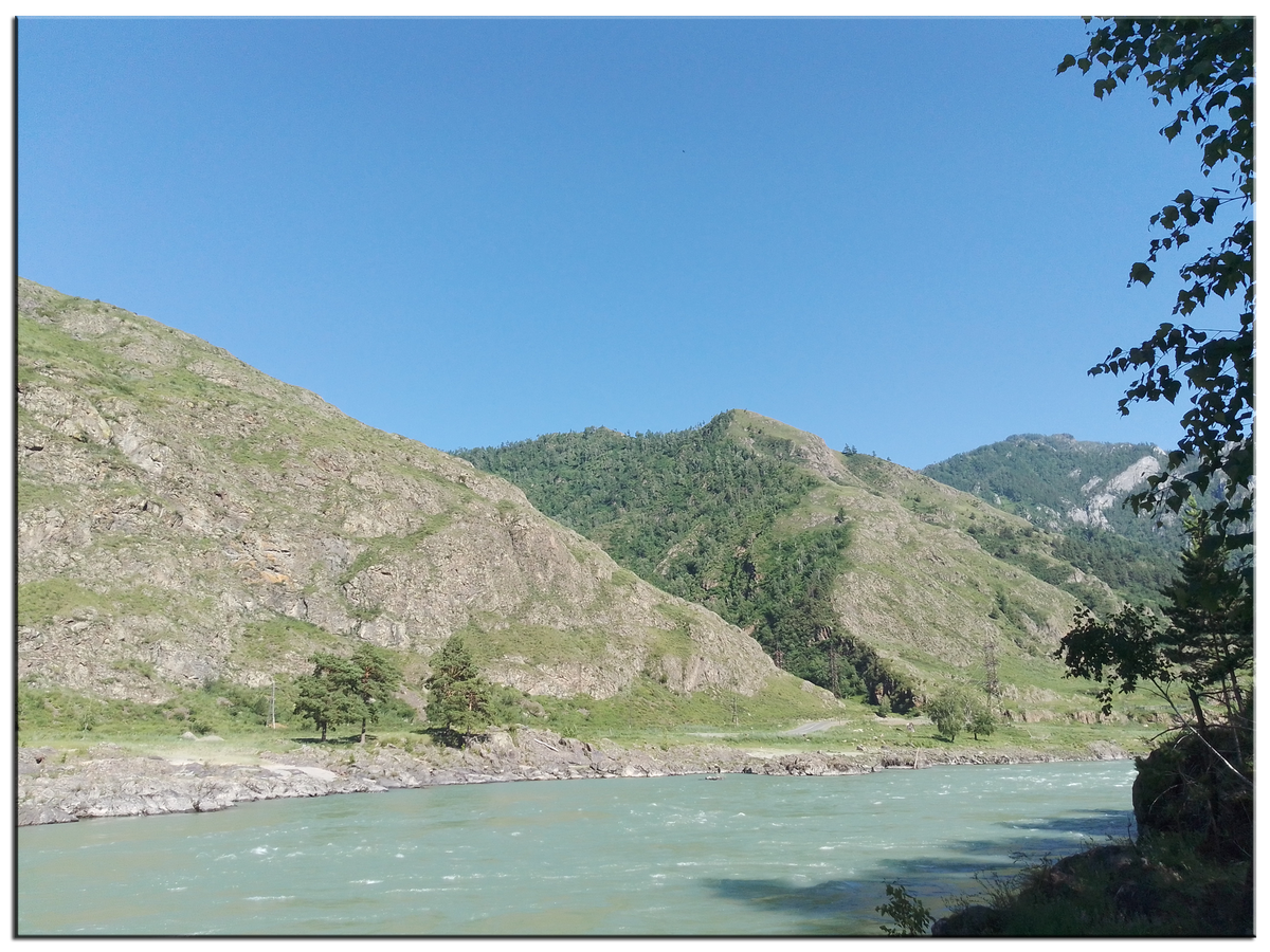 На въезде в Еланду. Фото с левого берега.