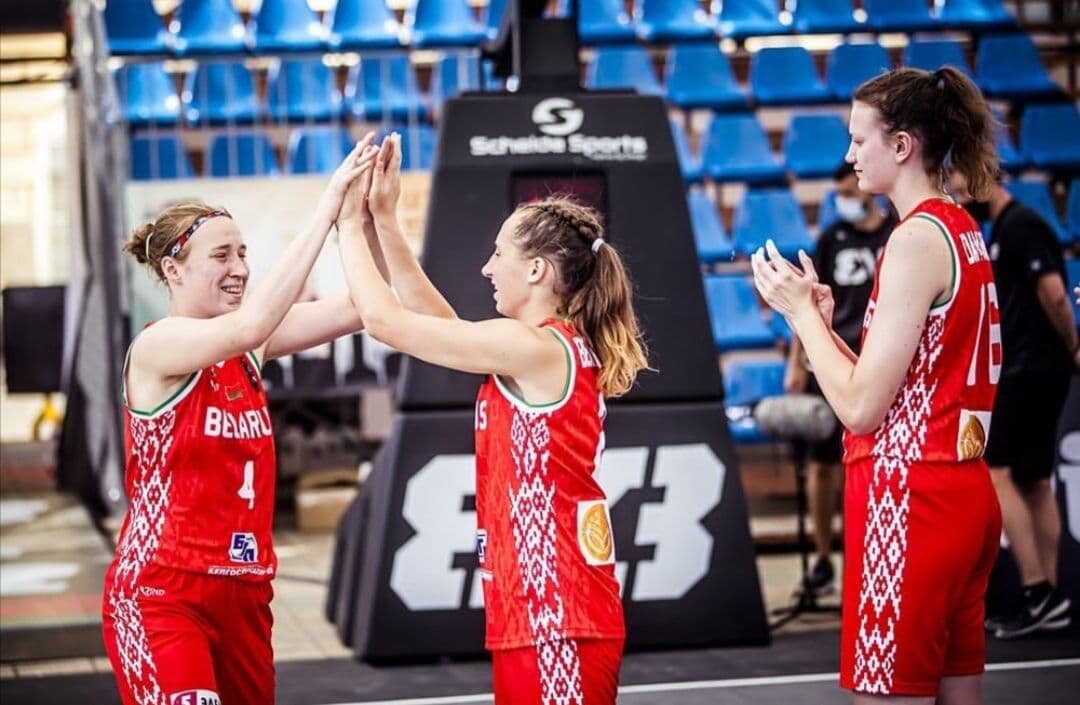 
Женская сборная красиво завершила последний матч.
⠀
2️⃣2️⃣ :1️⃣0️⃣ ➡️ так наши девушки разгромили сборную Монголии.
⠀
⚡️Из четырёх встреч белорусские баскетболистки лидировали в трех с большим отрывом : Россия 22:9, Словения 14:8, Монголия 22:10.

📸 "Белорусская федерация баскетбола"
