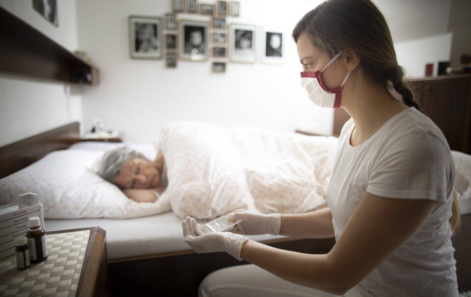     Врач заявила, что мобильные телефоны не провоцируют развитие болезни Альцгеймера  GLOBAL LOOK PRESS