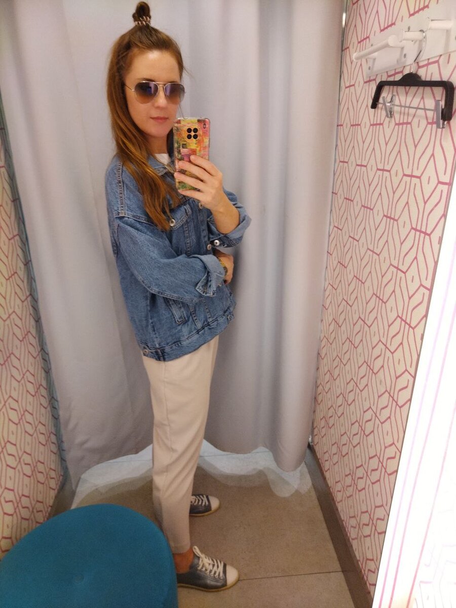 Куртка Befree, брюки ZARA, футболка Massimo Dutti 