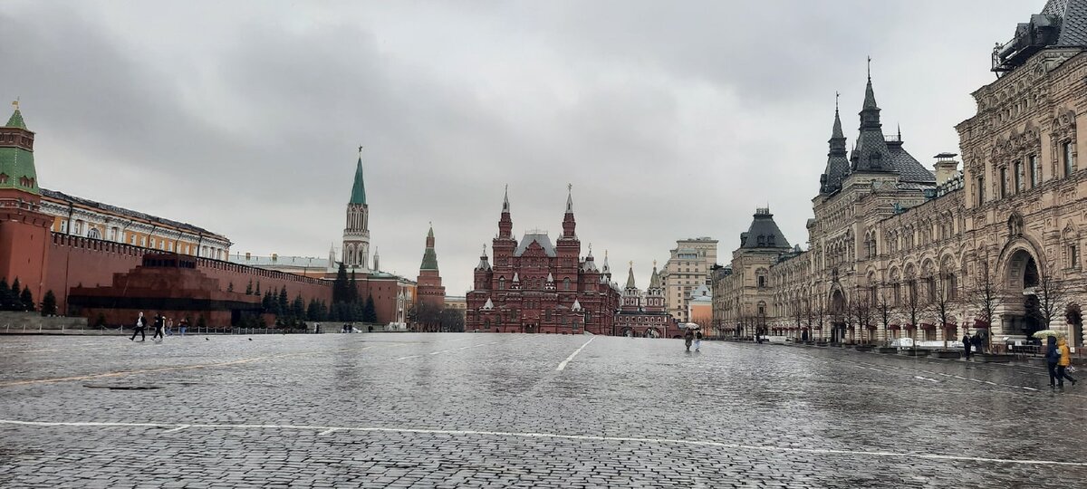 Апрельская Москва была мокрой...фотографии автора
