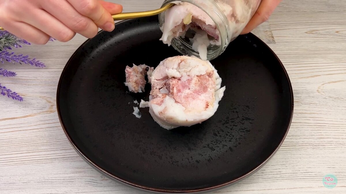 Ножки кролика с грибами и гречкой – кулинарный рецепт