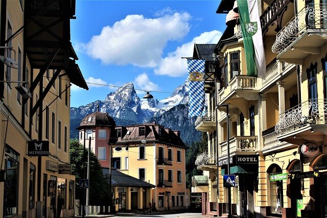 Photo courtesy of Dieter Klinkowski