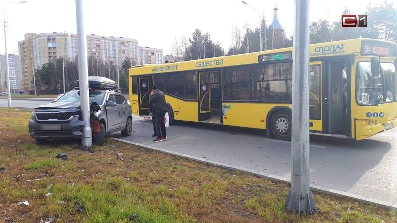 40 маршрутка сургут. Автобус Сургут. Машина автобус. Общественный транспорт Сургут.