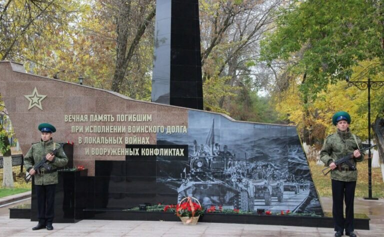    В селе Илек открыли памятник погибшим воинам Кристина Просвиркина