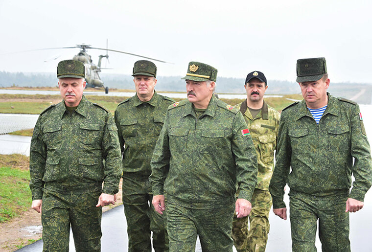    Лукашенко заявил, что главные политические вопросы обсуждаются вне публики