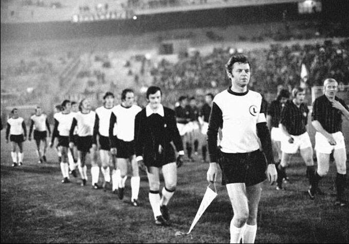 Начало матча 1/8 финала Кубка Кубков, между Миланом и Легией