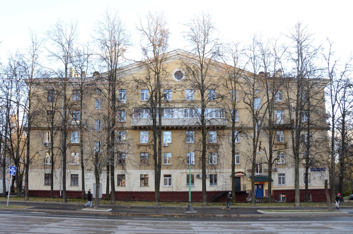 Первомайская улица, 30. Вид на главный (северный) фасад дома. 