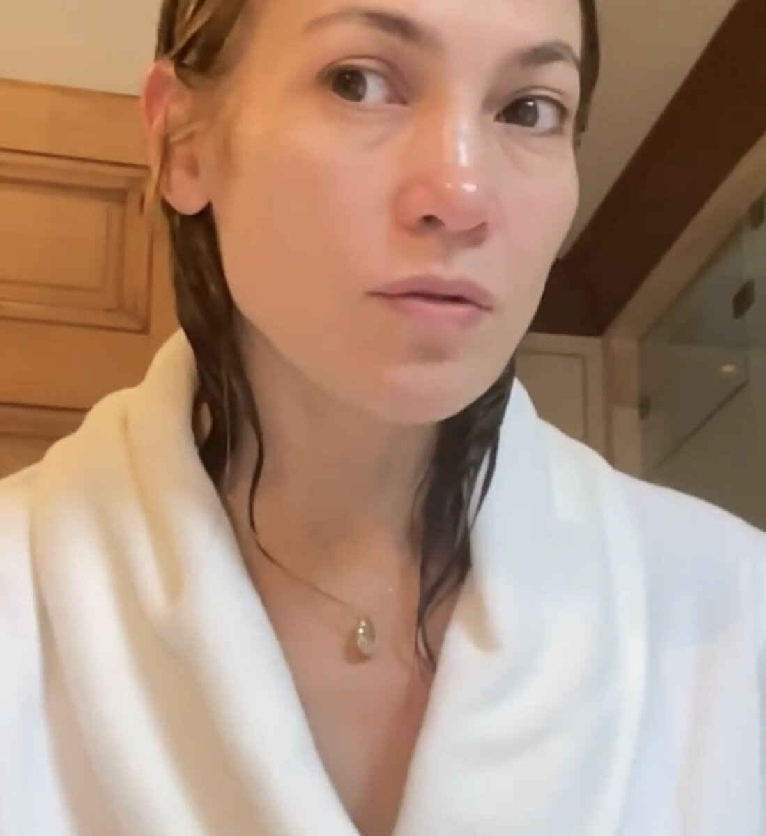     Дженнифер Лопес без макияжа