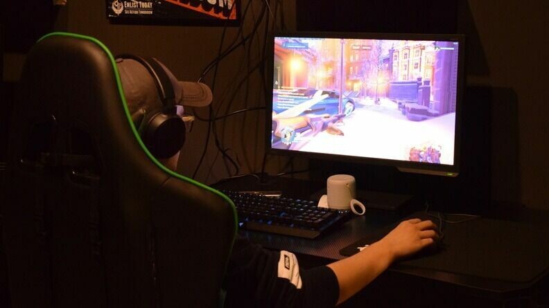     Родителям пришлось вызывать полицию. О случившемся рассказал мэр Петрозаводска на своей странице в соцсети «ВКонтакте».