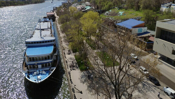     В Ростовской области хотят создать свою судоходную компанию, заявил замминистра транспорта региона Дмитрий Беликов.