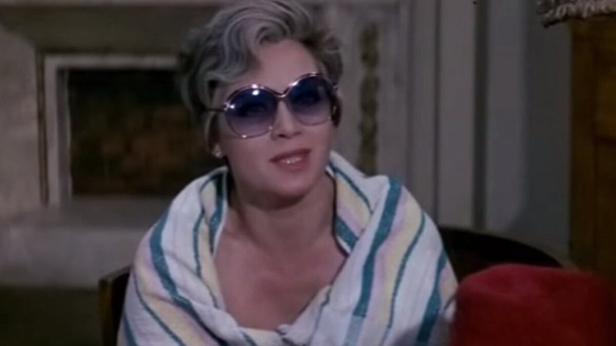 Алиса Фрейндлих в фильме "Старомодная клмедия"